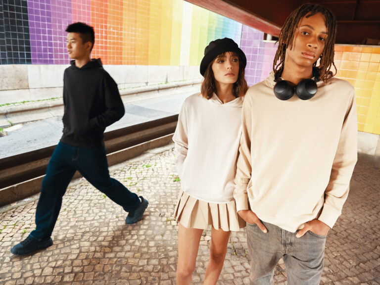 Yengo recycled cotton hoodie with sidepockets, desert